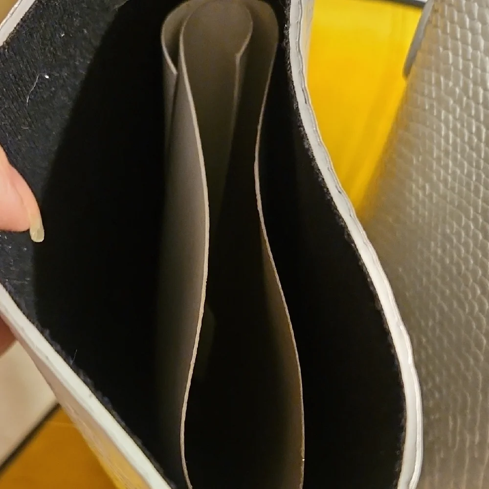 Elegant Stuart Weitzman Crocodile Pattern Rubber Rain/Snow Boots - Picture 5 of 7